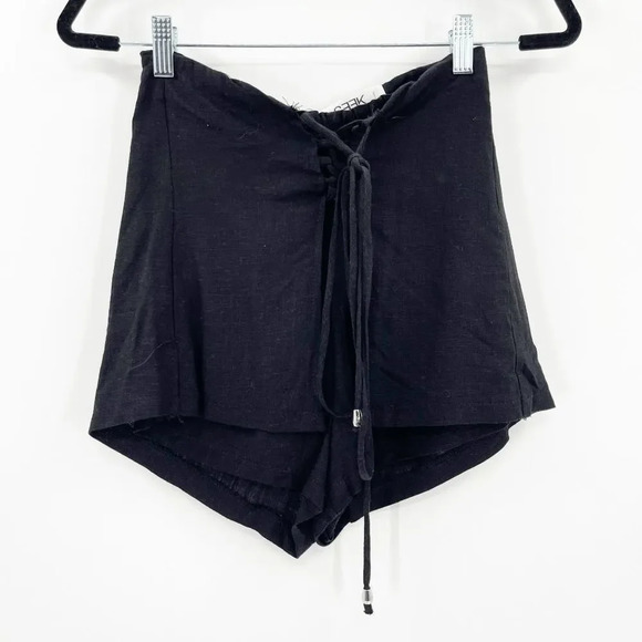 LF Seek Women's Black Lace Up High Waist Mini Shorts Size S - Picture 1 of 4
